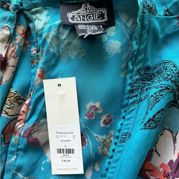 Francesca’s Collection Romper. Large. Belt is missing. - Picture 11 of 14